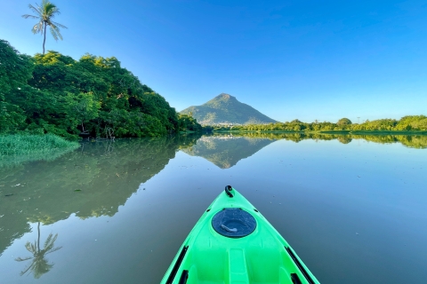 Maurice : visite guidée en kayak sur la rivière TamarinMaurice : excursion guidée en kayak au coucher du soleil sur la rivière Tamarin