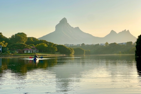 Mauritius: wycieczka kajakiem z przewodnikiem po rzece TamarinMauritius: wycieczka kajakiem z przewodnikiem po zachodzie słońca w rzece Tamarin