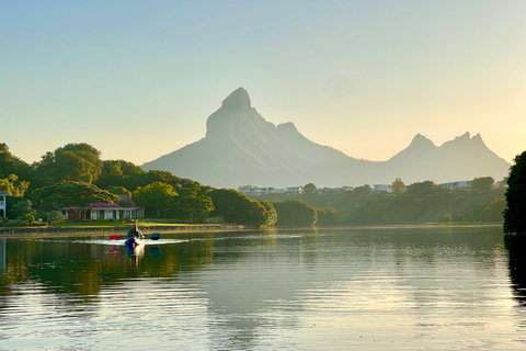 Mauritius: Geführte Kajaktour auf dem Tamarin-FlussMauritius: Geführte Kajaktour bei Sonnenuntergang auf dem Tamarin-Fluss