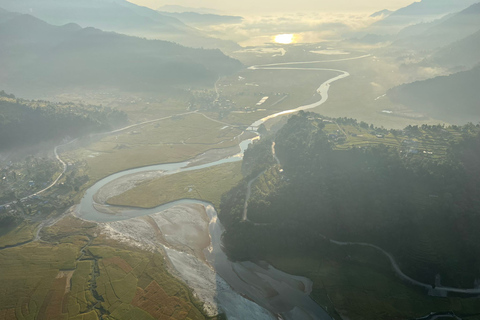 Pokhara: Luchtballon in PokharaPokhara: Luchtballon