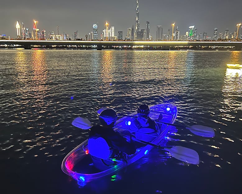 Dubai: Tour nocturno en kayak