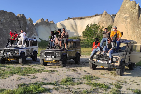 Kappadokien: Jeep-Safari-Tour mit Optionen für Sonnenaufgang oder SonnenuntergangTour bei Sonnenuntergang