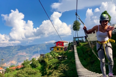Medellin: Tagesausflug zum privaten Zipline- und Wasserfall-Trekking