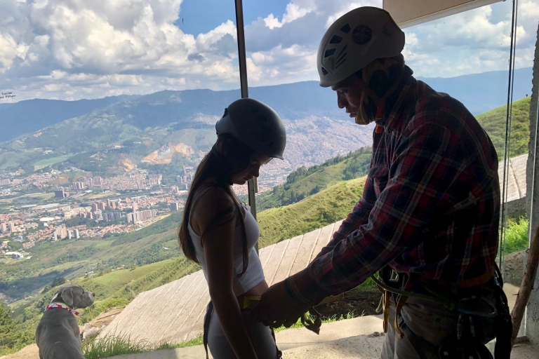 Medellín: viaje de un día a tirolesa privada y caminata a la cascada