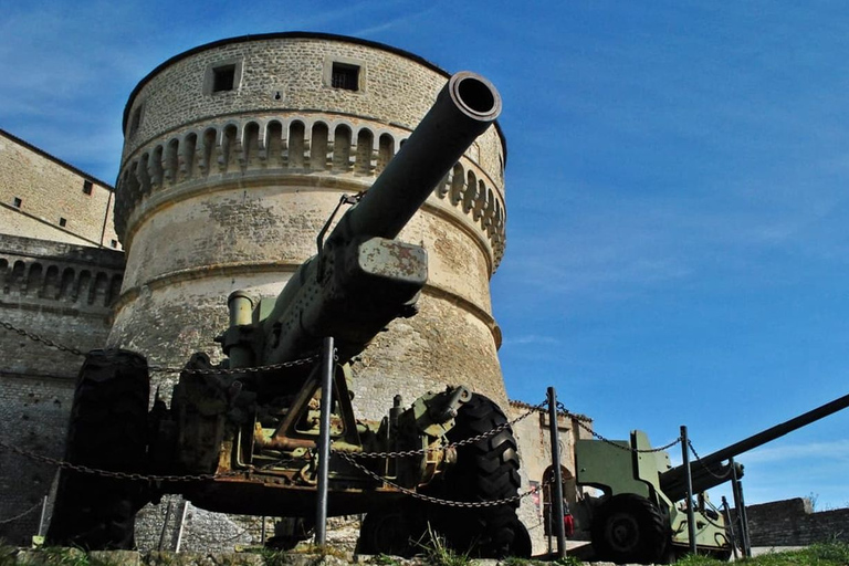 سان ليو تذكرة دخول القلعة وسجن كاجليوستروسان ليو: تذكرة دخول القلعة وسجن كاليوسترو