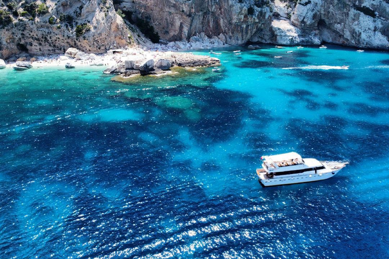 Arbatax: Baunei Coast Day Tour by Boat Arbatax: Boat tour day trip without lunch in Orosei Gulf