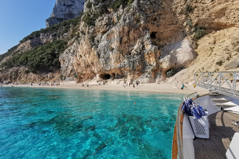 Arbatax: Baunei Coast Day Tour by Boat Arbatax: Boat tour day trip without lunch in Orosei Gulf