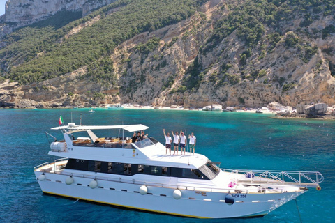 Arbatax: Baunei Coast Day Tour by Boat Arbatax: Boat tour day trip without lunch in Orosei Gulf