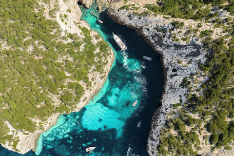 Arbatax: Baunei Coast Day Tour by Boat Arbatax: Boat tour day trip without lunch in Orosei Gulf
