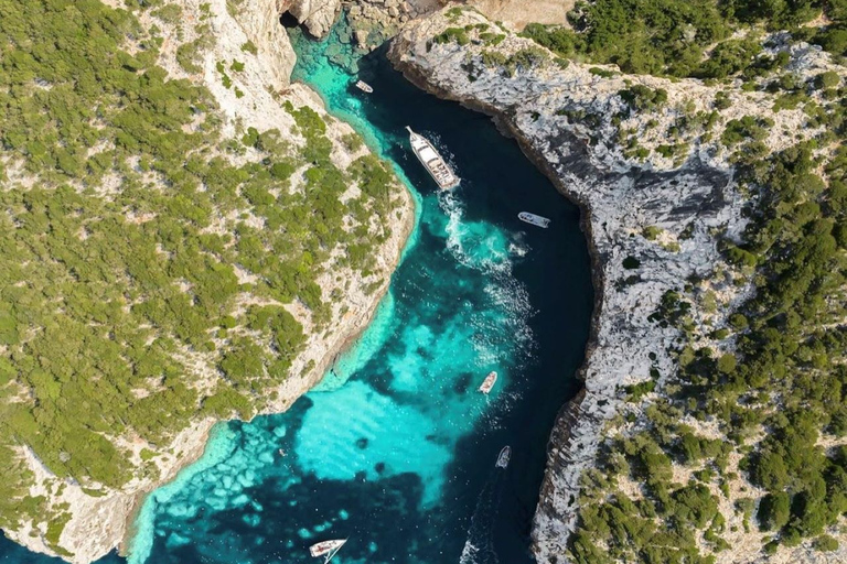 Arbatax: Baunei Coast Day Tour by Boat Arbatax: Boat tour day trip without lunch in Orosei Gulf