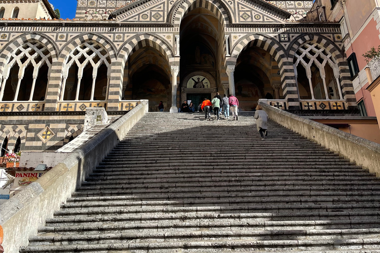 De Positano: excursão particular de um dia a Amalfi e RavelloDe Positano: viagem privada de um dia a Amalfi e Ravello