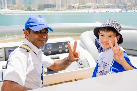 Dubaï : Promenade en yacht et toboggan, baignade et plongée avec masque et tuba avec déjeuner BBQ