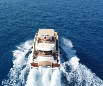 Puerto del Carmen: privé catamarantour bij zonsondergang met drankjes