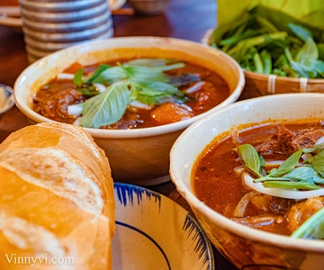 Ho Chi Minh City: Private Street Food Motorbike Tour