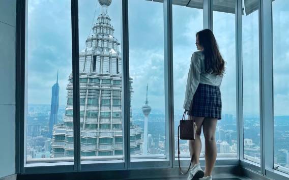 Petronas Towers Skip-the-Line Ticket mit Hotellieferung