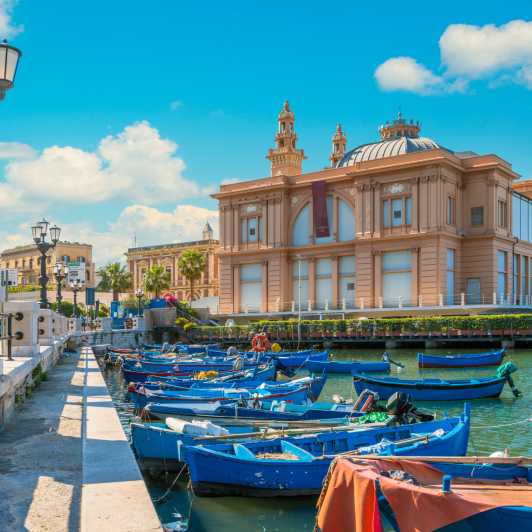 Bari: Guided Walking Tour with Local Products Tasting