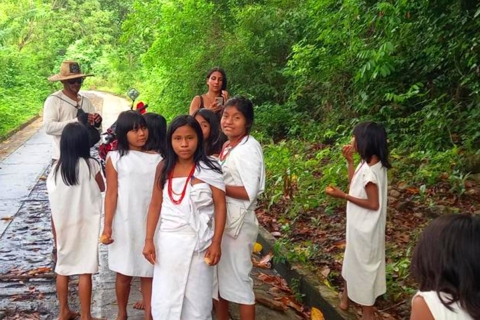 Palomino : visite privée du village indigène de TunguekaPalomino : visite du village indigène de Tungueka