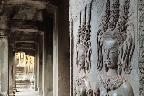 Siem Reap: Całodniowa wycieczka do świątyni Angkor Wat z zachodem słońcaWspólna wycieczka