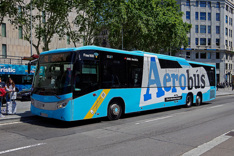 Barcelona: Gedeelde One-Way Transfer van/naar luchthaven en stadRetourtransfer