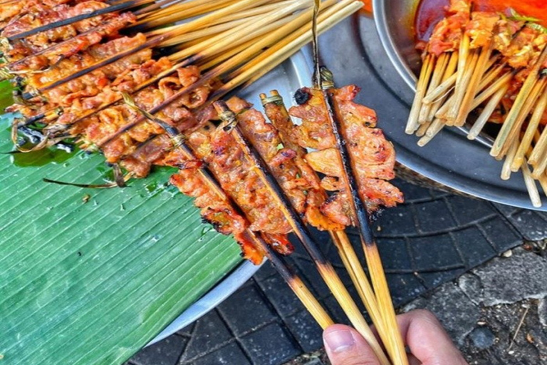 Hoi An: Unique Street Food Tour Standard Option