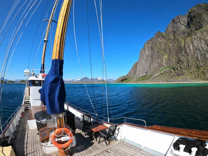 lofoten sailing trip