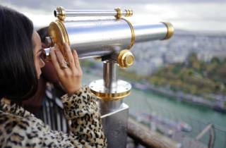 Paris: Eiffelturm-Ticket mit optionalem Zugang zur Spitze