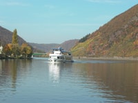 Cruzeiro turístico em Alken, Moselle Valley - Hizvo