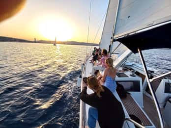 Barcelona: Cruzeiro privado de luxo num iate ao pôr do sol