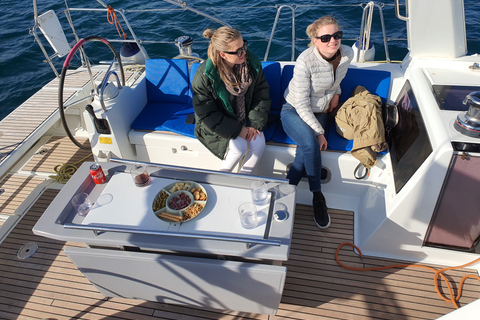 Barcelona: Luxury Private Sunset Yacht Cruise