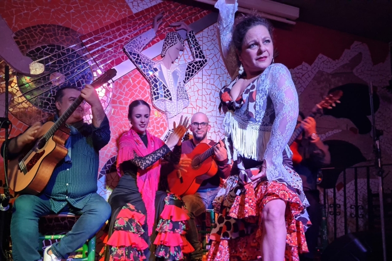 Valencia: Flamenco Show at El Toro y La Luna with a Drink