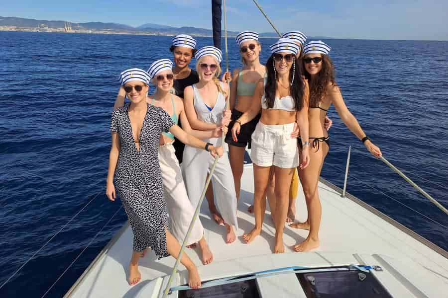 Barcelona: Luxuriöse private Yacht Tagestour. Foto: GetYourGuide