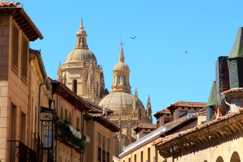 Mezcla y Ahorra: Excursión de día completo a Segovia y ToledoVisita guiada bilingüe - Preferiblemente en inglés