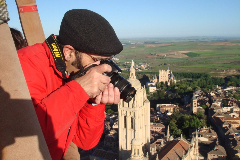 Segovia: Heißluftballonfahrt mit optionalem Abholservice