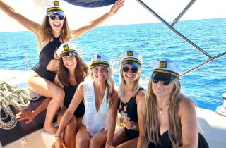 Barcelona: Luxuriöse private Jacht-Bootsfahrt