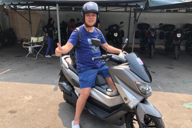 Yogyakarta: Alquiler de motos con o sin conductorCon conductor