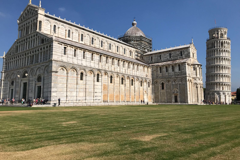 Livorno: Ganztägiger privater Landausflug nach Pisa und Lucca