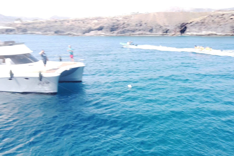 Lanzarote : Expérience en catamaran avec activités nautiquesCatamaran privé jusqu'à 12 passagers