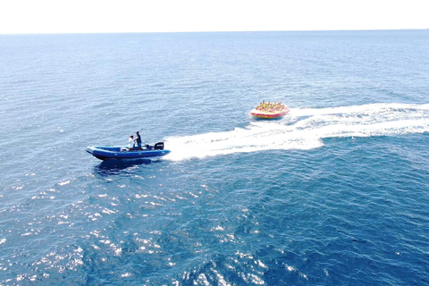 Puerto del Carmen: passeio de catamarã com esportes aquáticosCatamarã particular de 8 horas