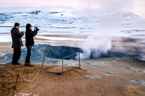 Da Akureyri: Tour guidato del lago Mývatn con pranzo