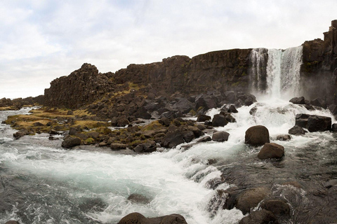 From Reykjavik: Small Group Golden Circle Day Trip