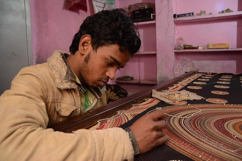 فاراناسي: جولة نسيجية وروحانية لمدة يومين مع رحلة بالقارب