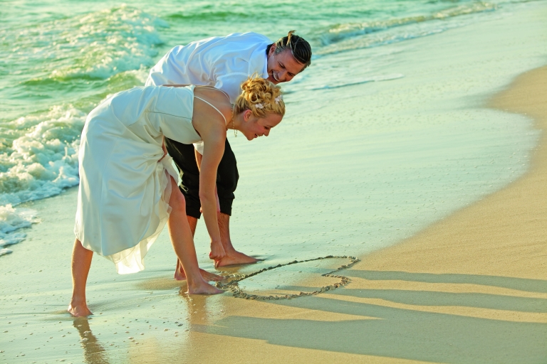 Miami: boda o renovación de votos en la playaBoda en la playa, 100 fotos, flores y champán