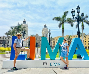 Lima: tour a pie de la ciudad en grupo reducido con ticket de entrada a las catacumbas