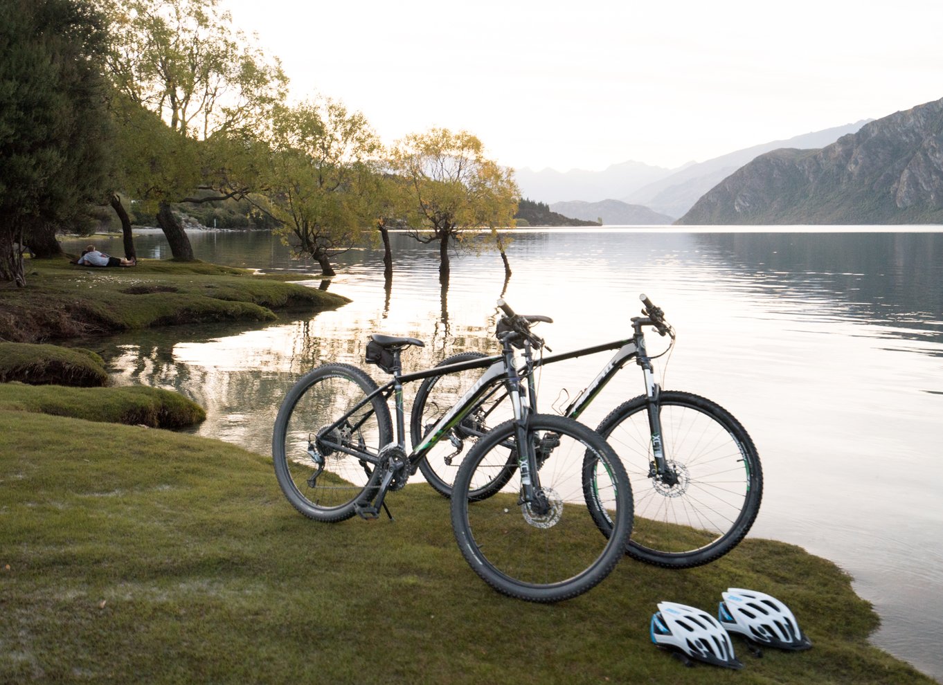 Wanaka: Selvguidet MTB eller e-cykel - Lake Hawea River Trail