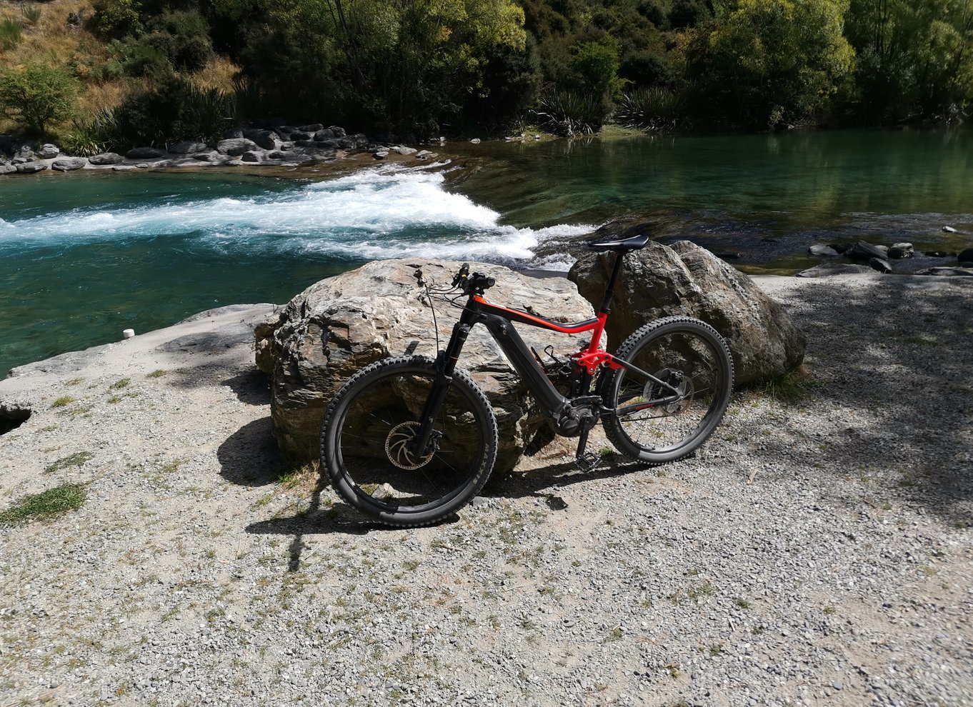 Wanaka: Selvguidet MTB eller e-cykel - Lake Hawea River Trail