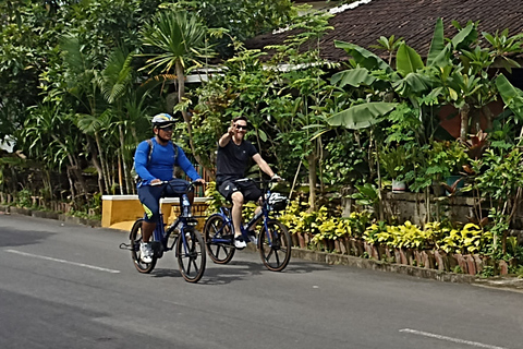 Ebike-tour door het dorp Sanur