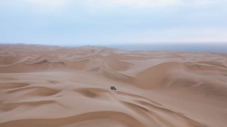 Walvis Bay: Sandwich Harbour 4x4 Trip with Beach BBQ Lunch