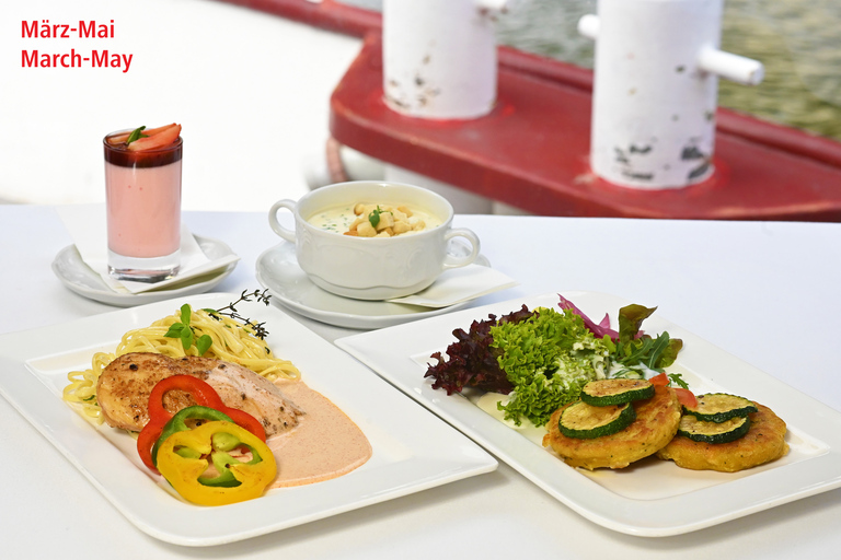 Vienna: crociera sul Danubio con specialità viennesi facoltativeCrociera sul Danubio di 3,5 ore con pranzo