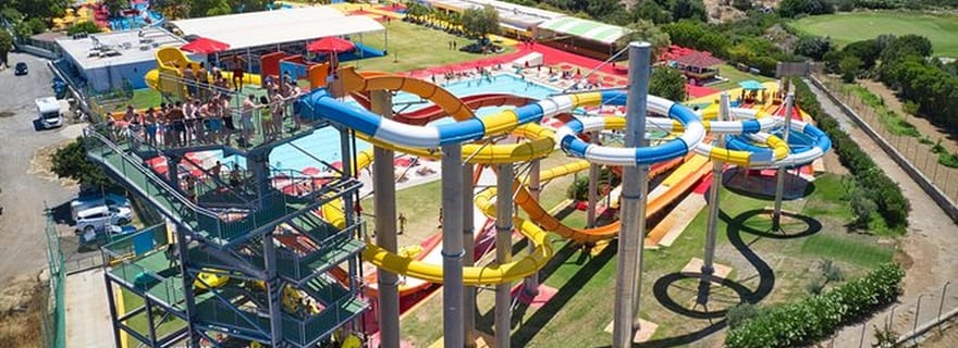 Entrée au parc aquatique Acqua Plus avec transfert en option