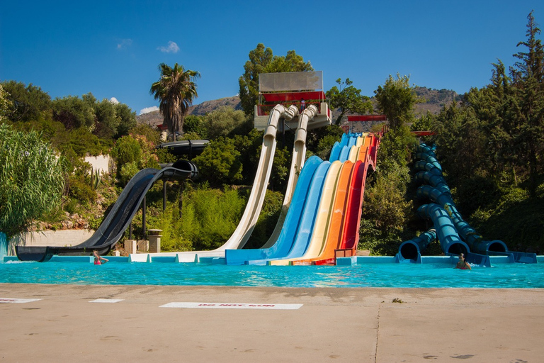 Entrada para o parque aquático Acqua Plus com traslado opcionalIngresso para o Parque Aquático Acqua Plus